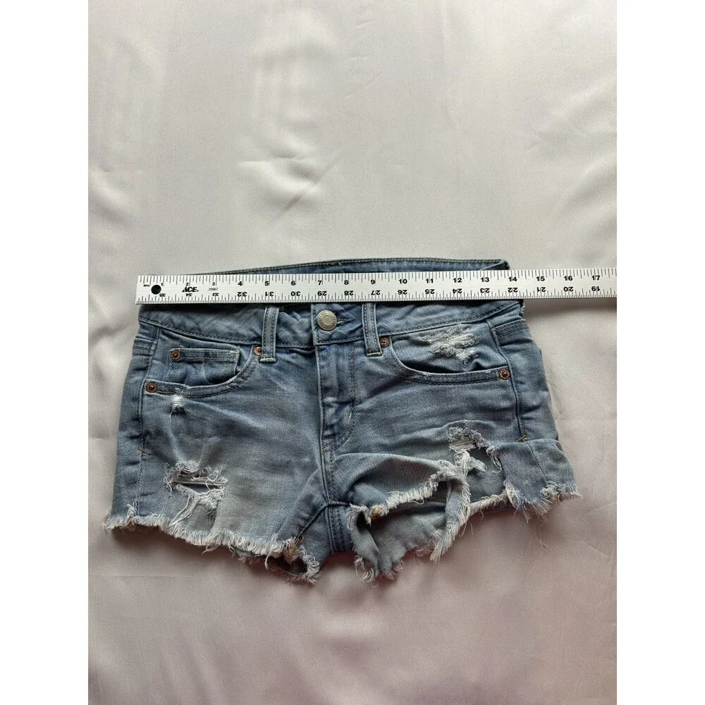 American Eagle Women's Denim Cut Off Raw Hem Denim Jean Shorts sz 2 - Picture 5 of 6